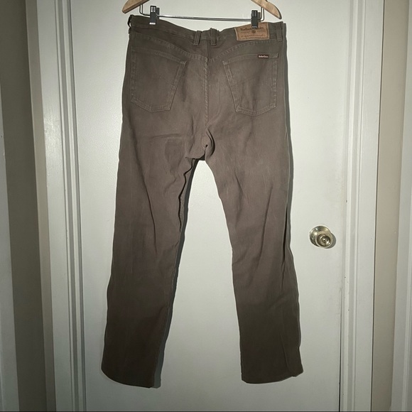 Like new Marlboro Classic cords 36W/34L - Picture 2 of 9